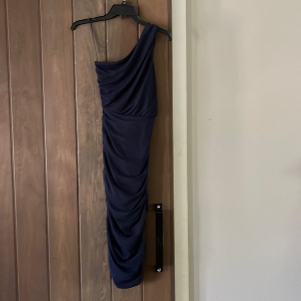 Fitted and flattering midi dress